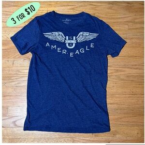 American Eagle Outfitters Men's Blue Graphic T-Shirt